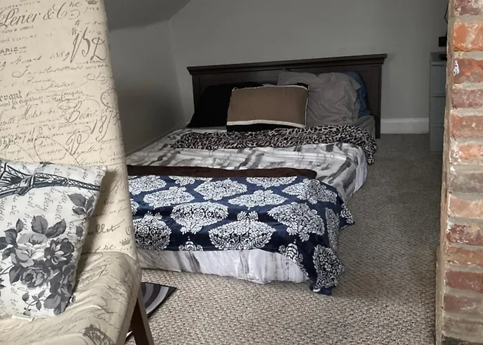 The Hamilton - In The Historic South Side Flats Bed & Breakfast