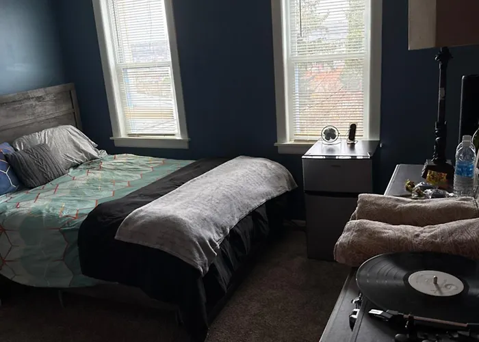 The Hamilton - In The Historic South Side Flats Bed & Breakfast