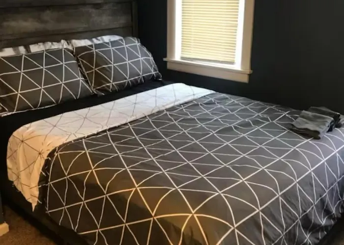The Hamilton - In The Historic South Side Flats Bed & Breakfast *